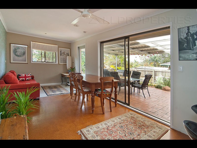 12 ANTLIA STREET, Regents Park QLD 4118