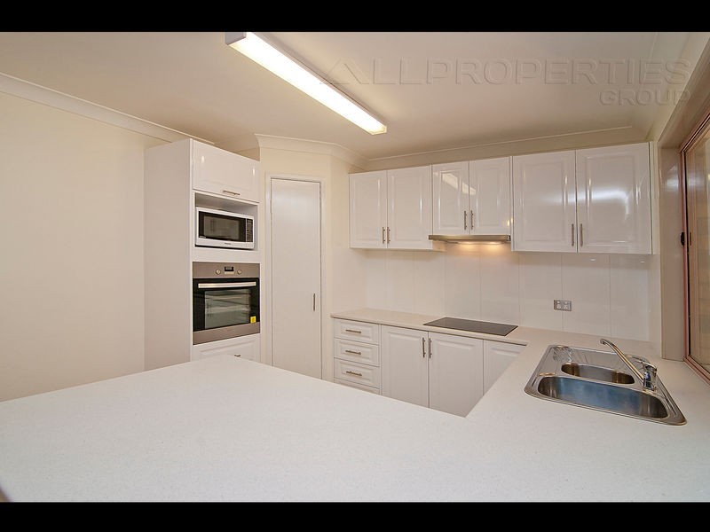 2 Oldbury Place, Forest Lake QLD 4078