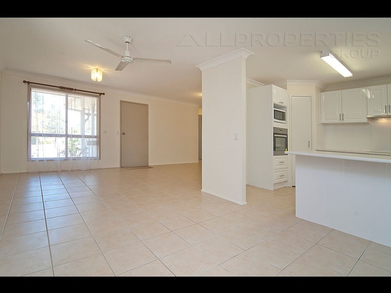 2 Oldbury Place, Forest Lake QLD 4078
