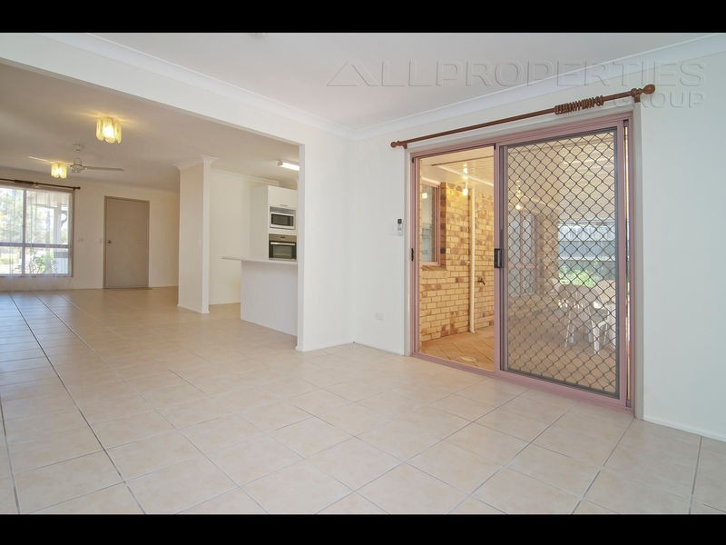 2 Oldbury Place, Forest Lake QLD 4078