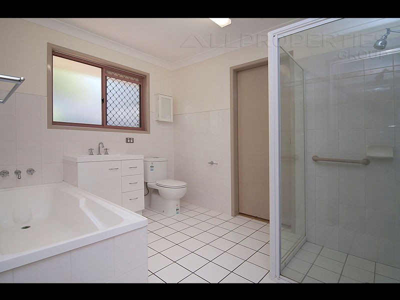 2 Oldbury Place, Forest Lake QLD 4078
