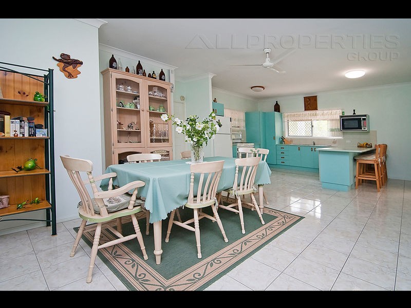 22 ACORUS CT, Regents Park QLD 4118