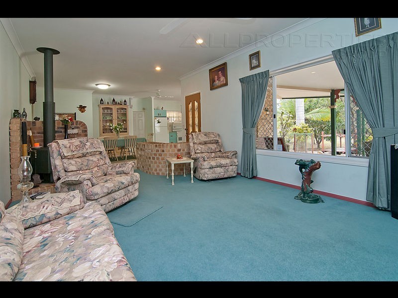 22 ACORUS CT, Regents Park QLD 4118