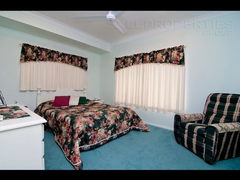 22 ACORUS CT, Regents Park QLD 4118