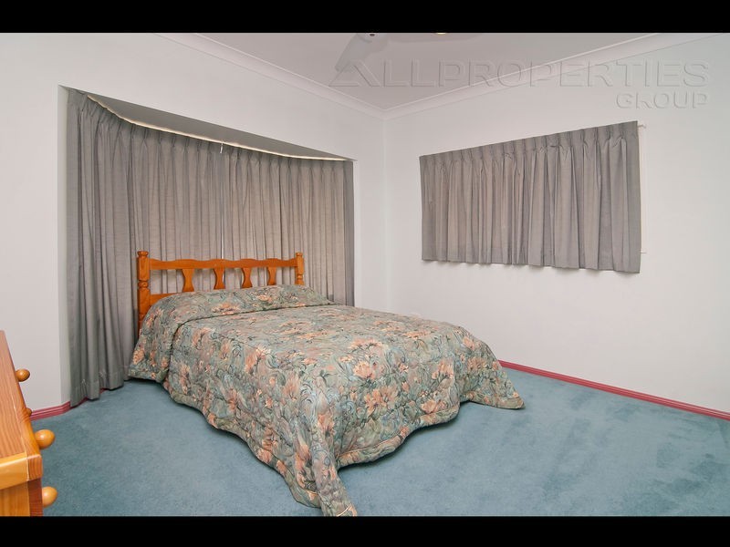 22 ACORUS CT, Regents Park QLD 4118