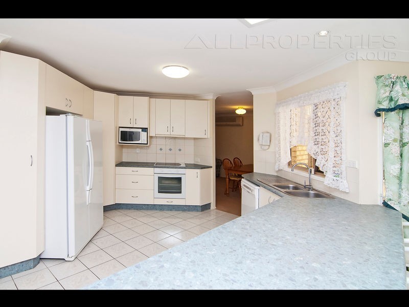 8 Wade Court, Boronia Heights QLD 4124