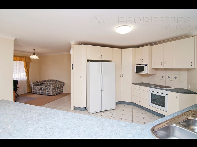 8 Wade Court, Boronia Heights QLD 4124