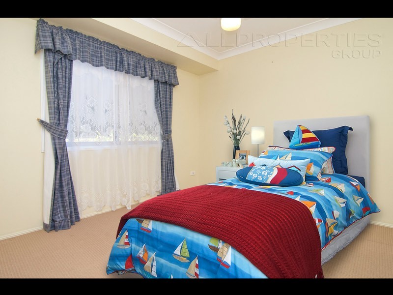 8 Wade Court, Boronia Heights QLD 4124