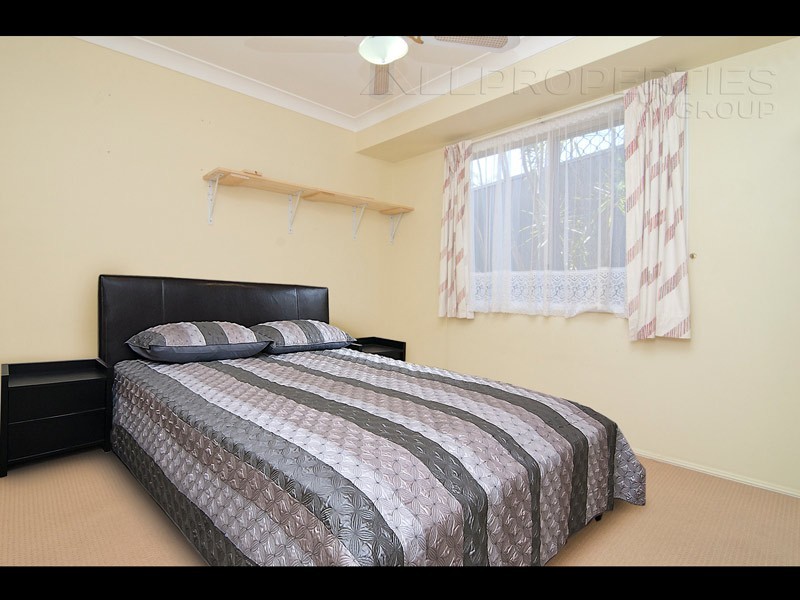 8 Wade Court, Boronia Heights QLD 4124