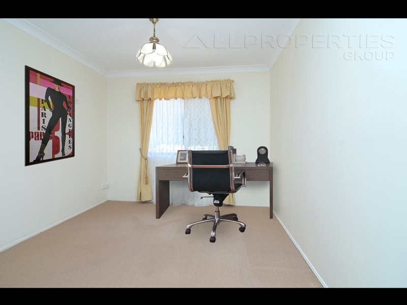 8 Wade Court, Boronia Heights QLD 4124