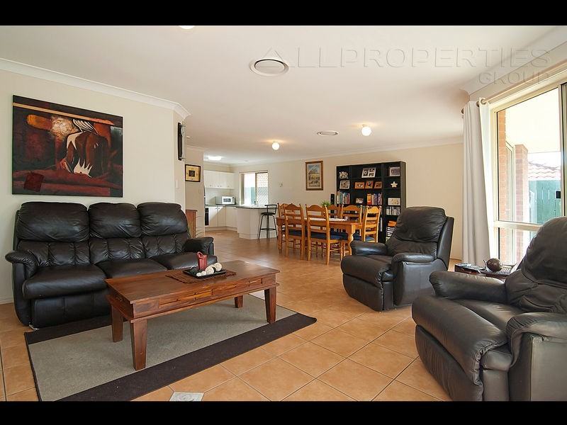 7 Kirrama Place, Forest Lake QLD 4078