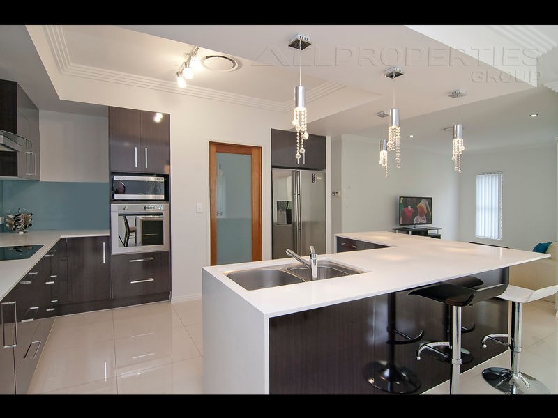 27 Harvey Place, Calamvale QLD 4116