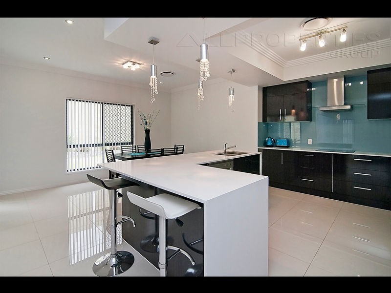 27 Harvey Place, Calamvale QLD 4116