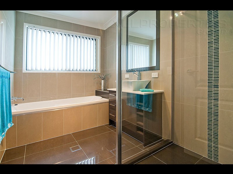 27 Harvey Place, Calamvale QLD 4116