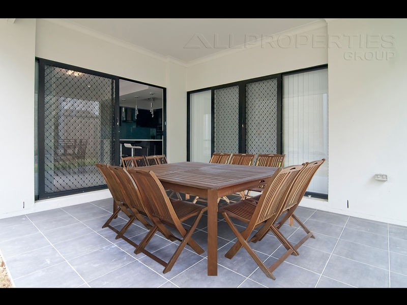 27 Harvey Place, Calamvale QLD 4116