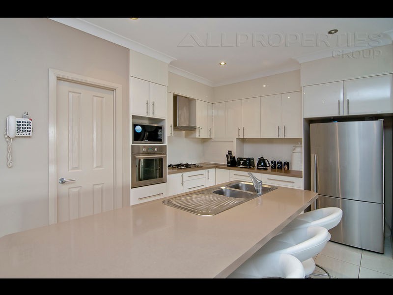 4 Coolibah Street, Heathwood QLD 4110