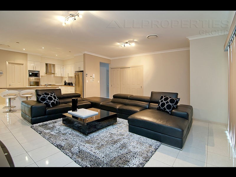 4 Coolibah Street, Heathwood QLD 4110