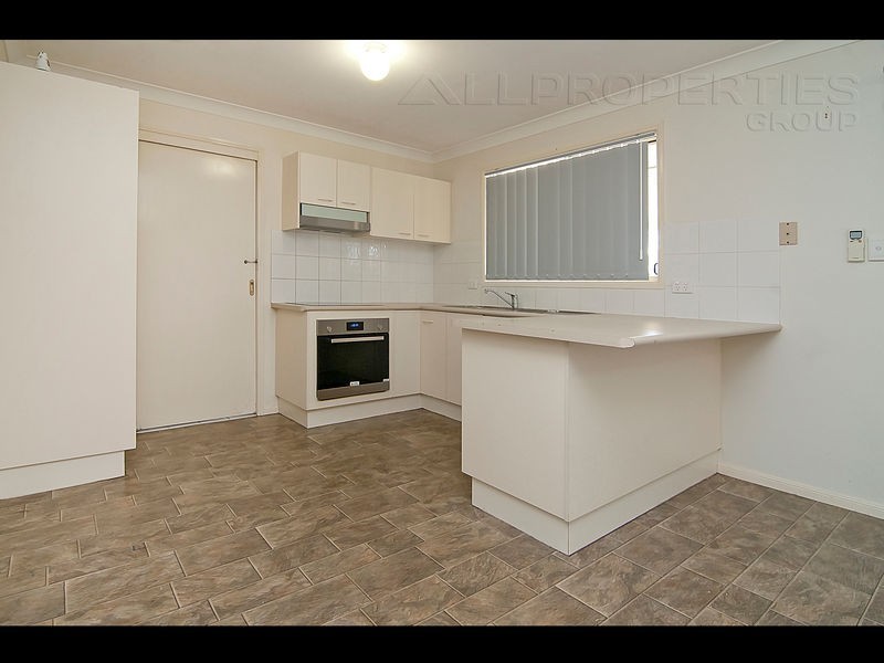 32 High Peak Cr, Springfield QLD 4300