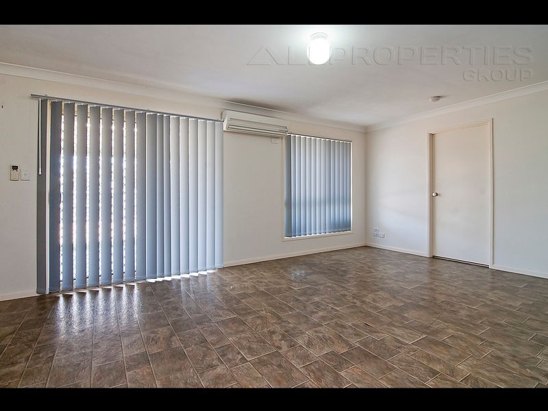 32 High Peak Cr, Springfield QLD 4300