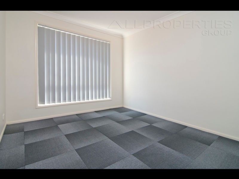 32 High Peak Cr, Springfield QLD 4300