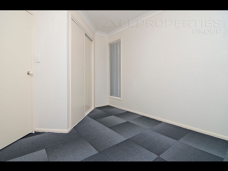 32 High Peak Cr, Springfield QLD 4300