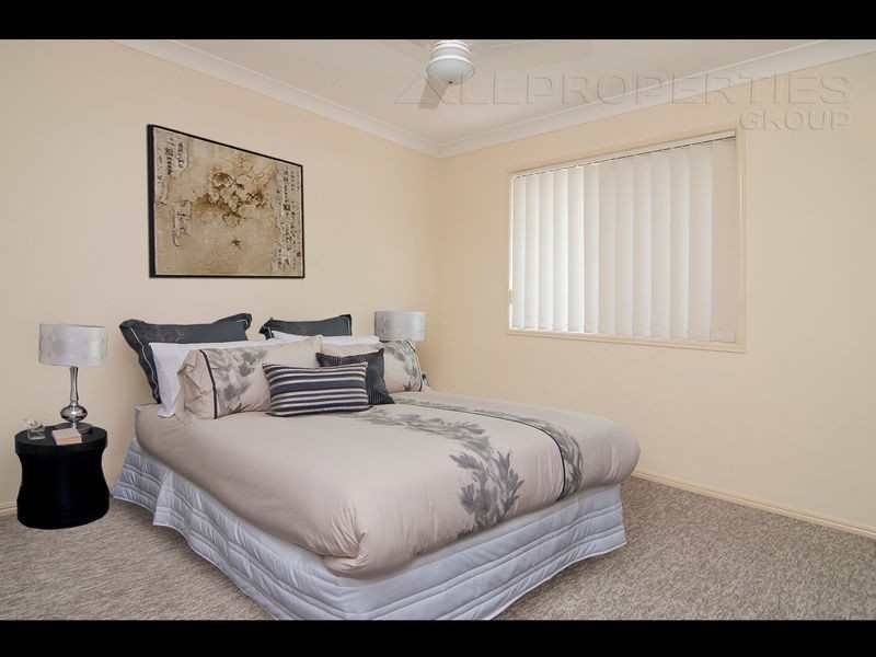 44 Berkshire Place, Springfield Lakes QLD 4300