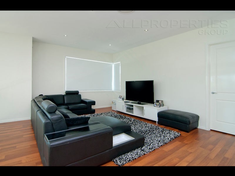 11 Harpulia Place, Seventeen Mile Rocks QLD 4073