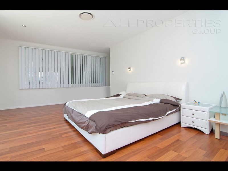 11 Harpulia Place, Seventeen Mile Rocks QLD 4073