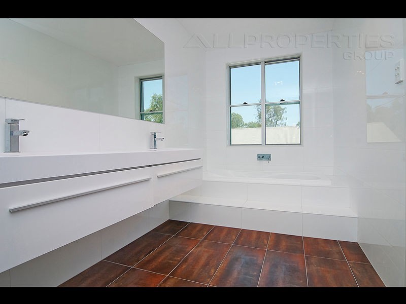 11 Harpulia Place, Seventeen Mile Rocks QLD 4073