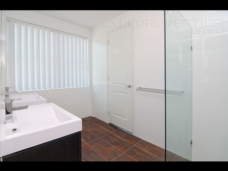11 Harpulia Place, Seventeen Mile Rocks QLD 4073