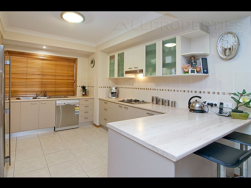 53 Long Island Drive, Windaroo QLD 4207