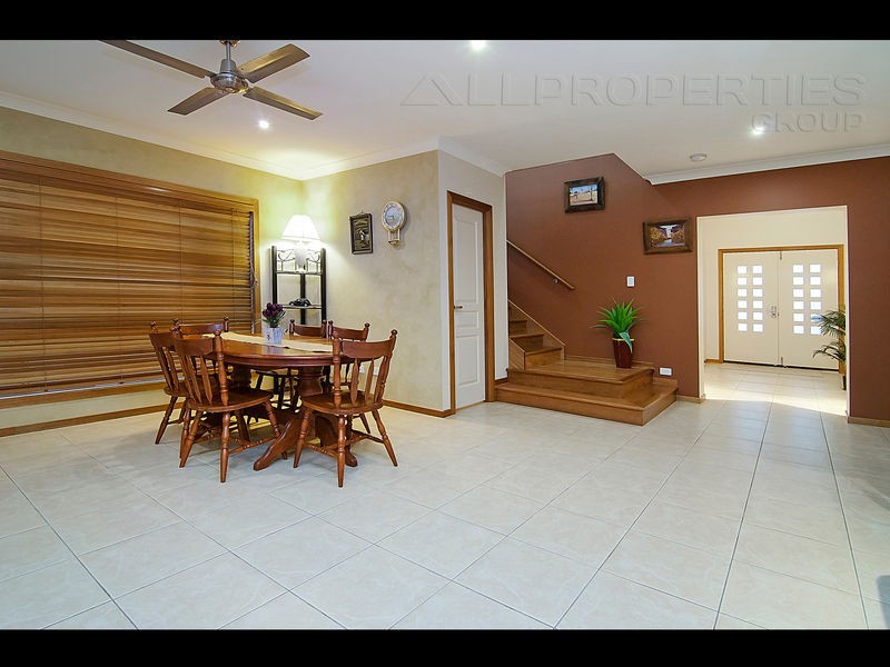 53 Long Island Drive, Windaroo QLD 4207