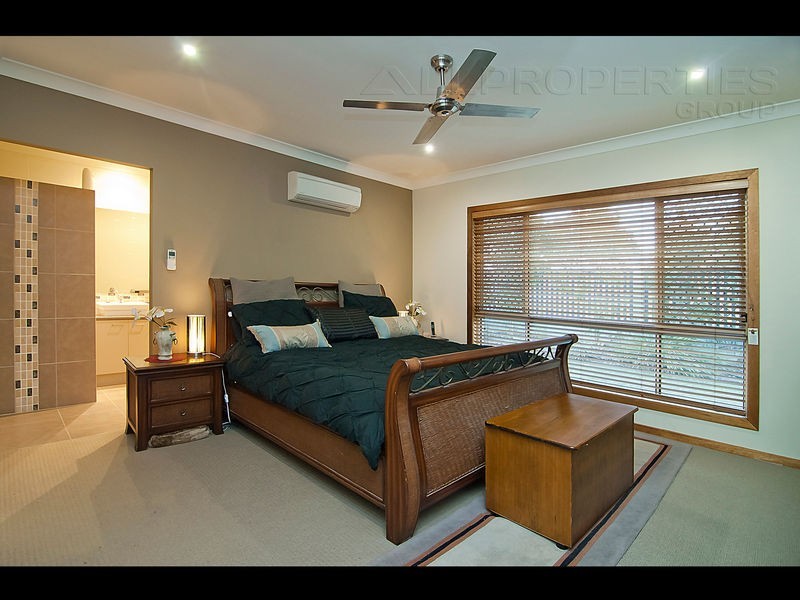 53 Long Island Drive, Windaroo QLD 4207