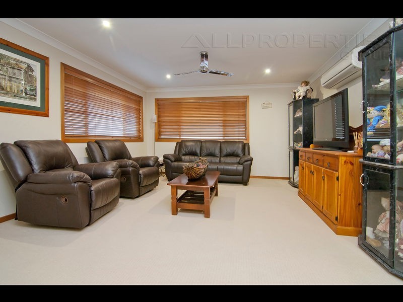 53 Long Island Drive, Windaroo QLD 4207