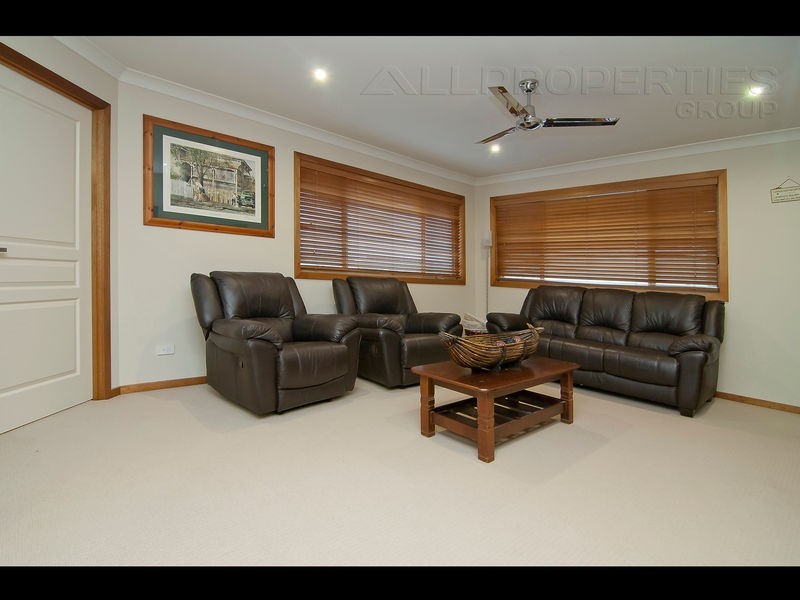 53 Long Island Drive, Windaroo QLD 4207