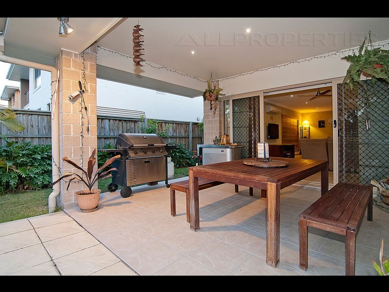 53 Long Island Drive, Windaroo QLD 4207