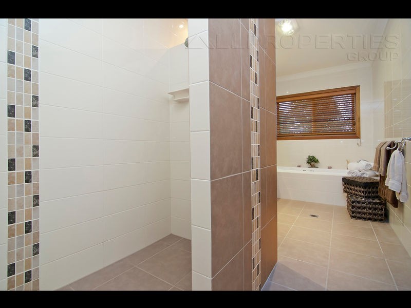 53 Long Island Drive, Windaroo QLD 4207