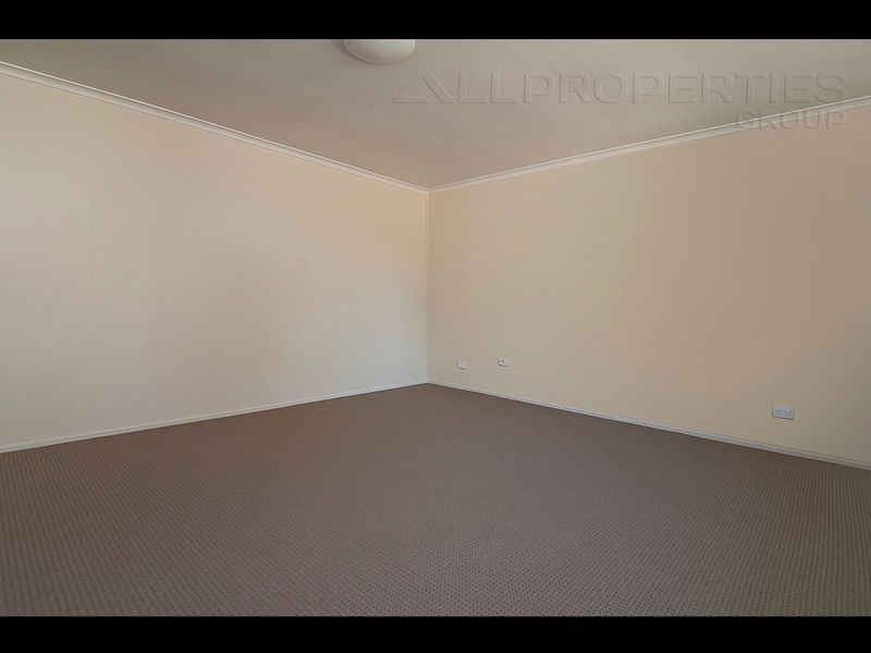 94 Julie Rd, Carole Park QLD 4300