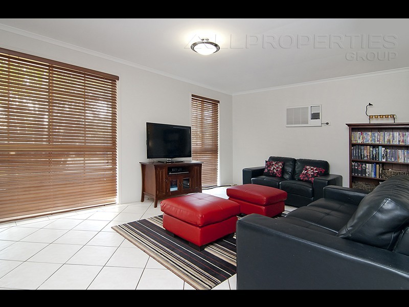 46 Federation Drive, Hillcrest QLD 4118