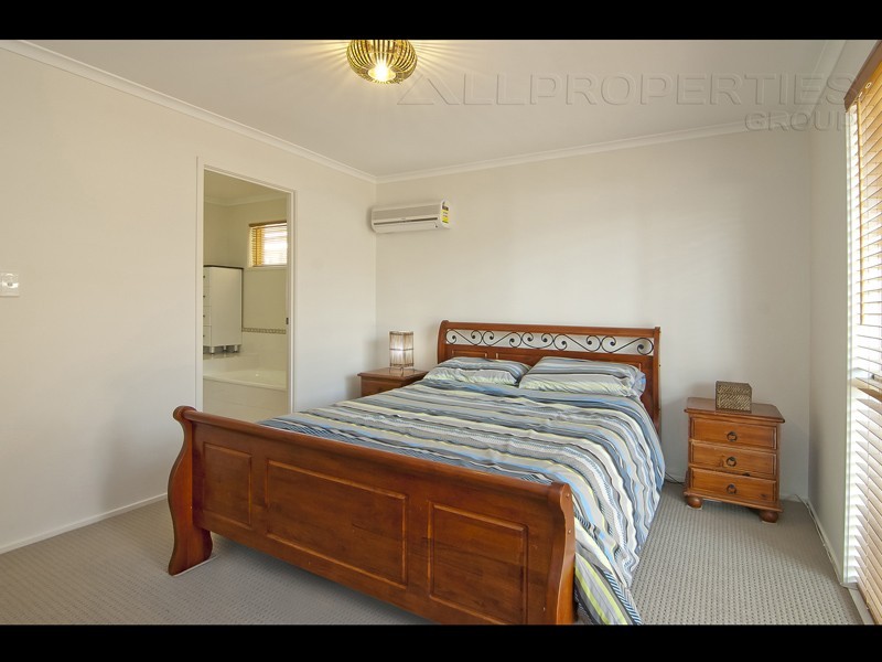 46 Federation Drive, Hillcrest QLD 4118