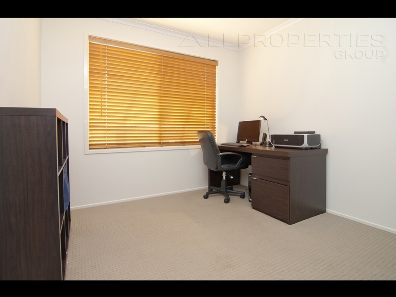 46 Federation Drive, Hillcrest QLD 4118