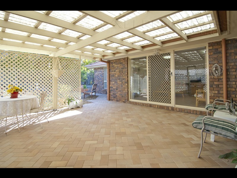 96 Ontario Cres, Parkinson QLD 4115