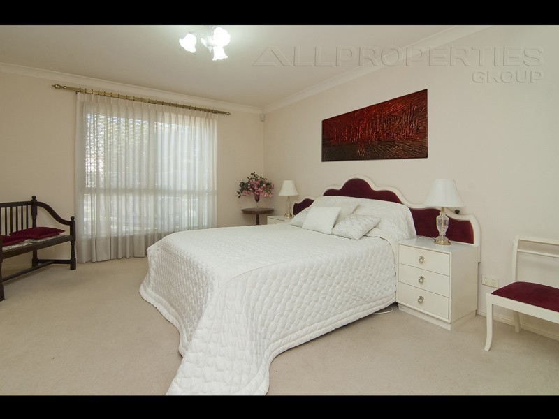 96 Ontario Cres, Parkinson QLD 4115