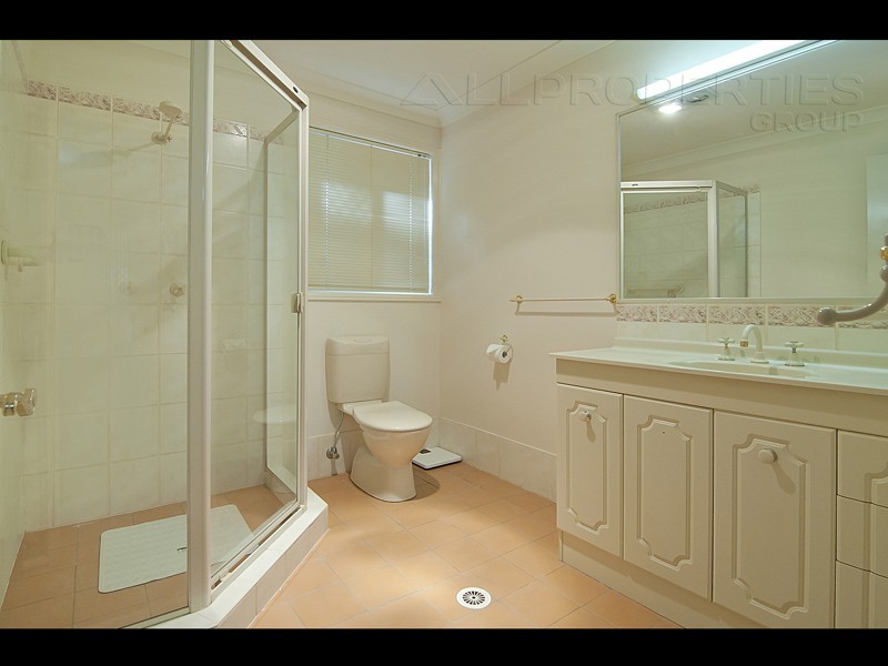 96 Ontario Cres, Parkinson QLD 4115