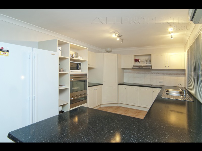 28 Paterson Place, Forest Lake QLD 4078