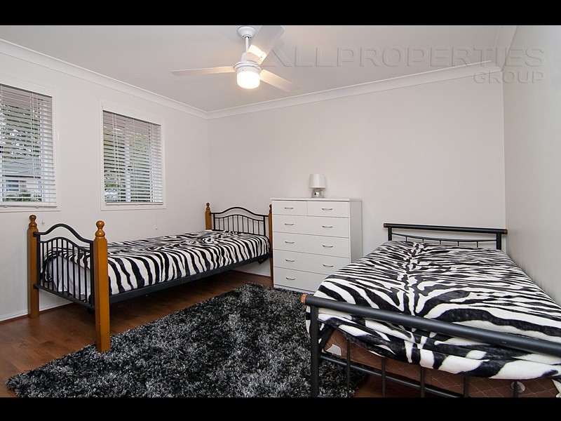 28 Paterson Place, Forest Lake QLD 4078