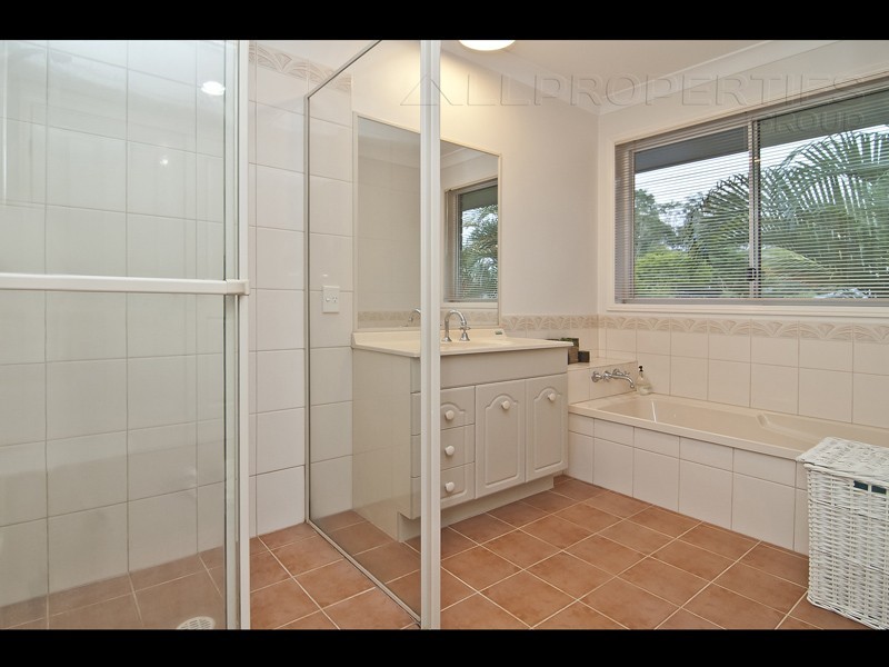 28 Paterson Place, Forest Lake QLD 4078