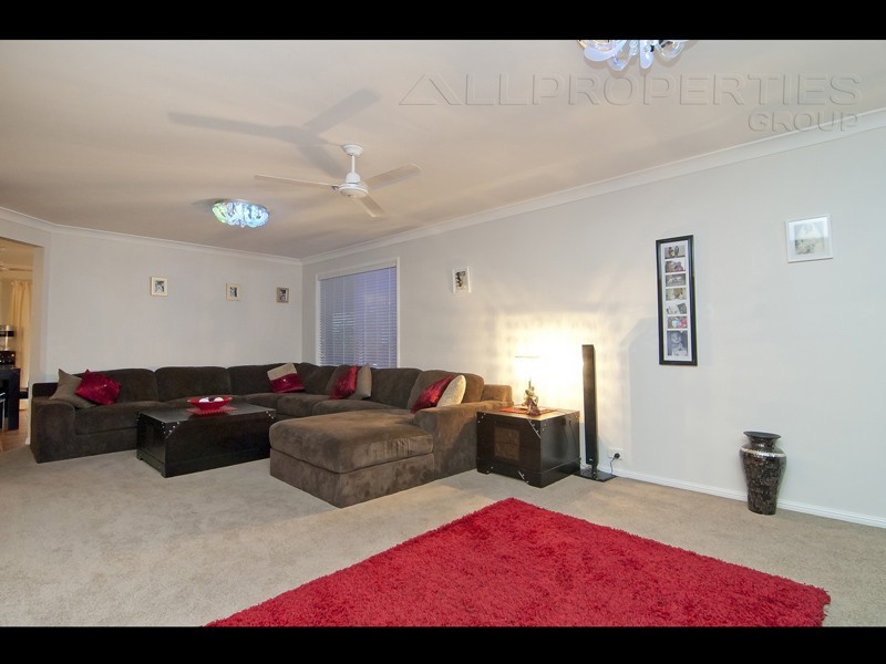 28 Paterson Place, Forest Lake QLD 4078