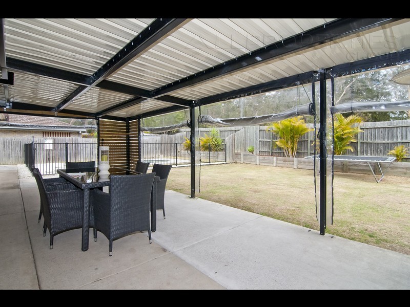 10 VENOSA PLACE, Regents Park QLD 4118