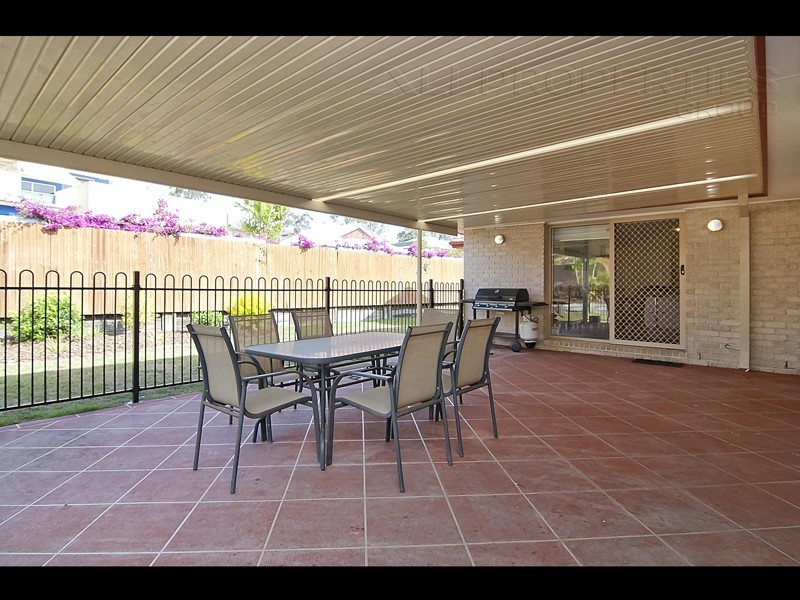4 Lomandra Court, Seventeen Mile Rocks QLD 4073